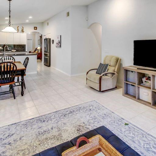 5048 NW 122nd Ave