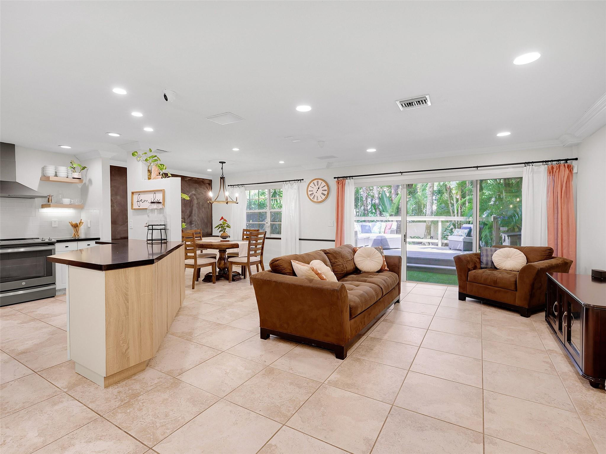 4957 Riverside Dr 1003
