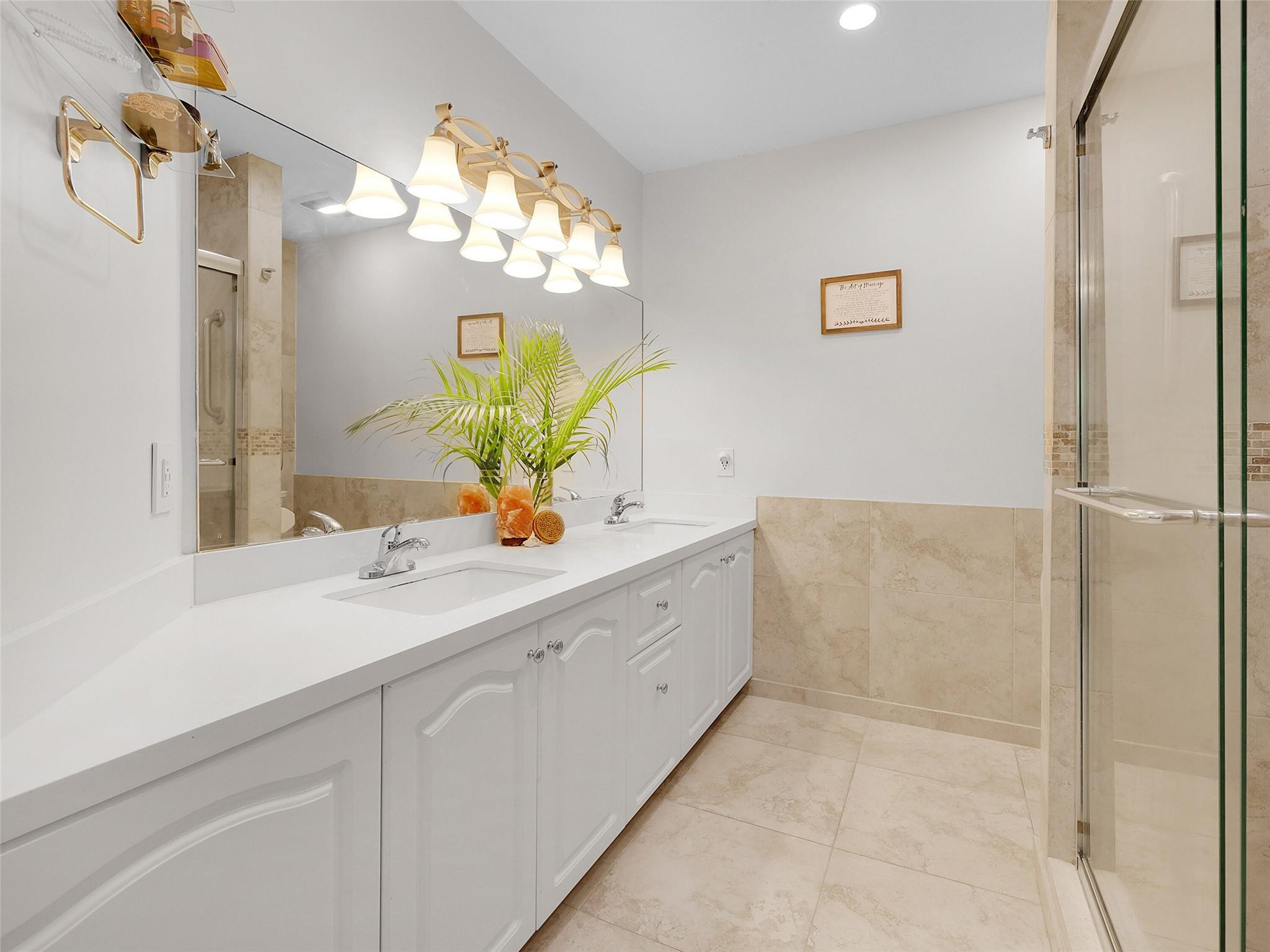 4957 Riverside Dr 1003
