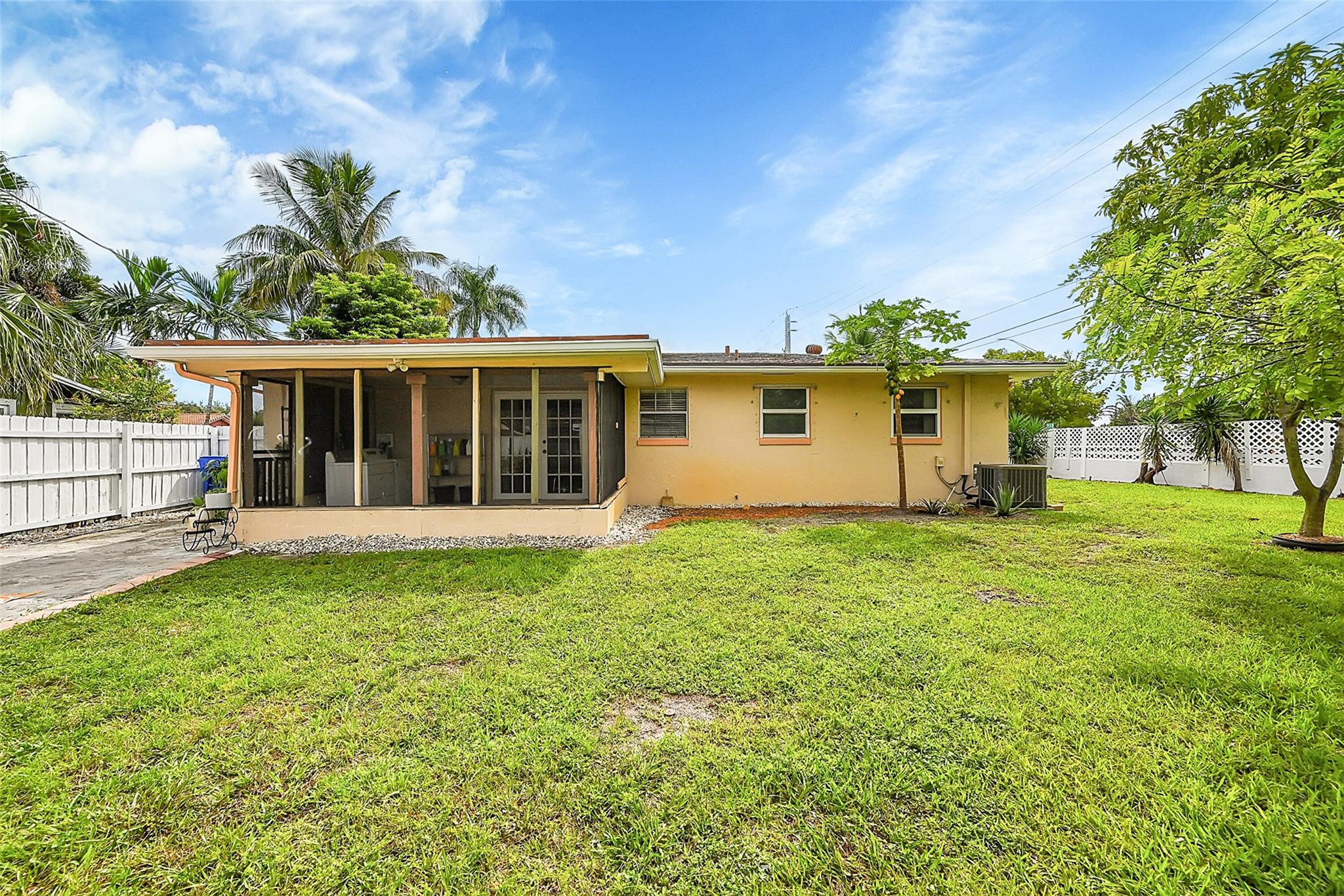 4401 NW 11th Ter
