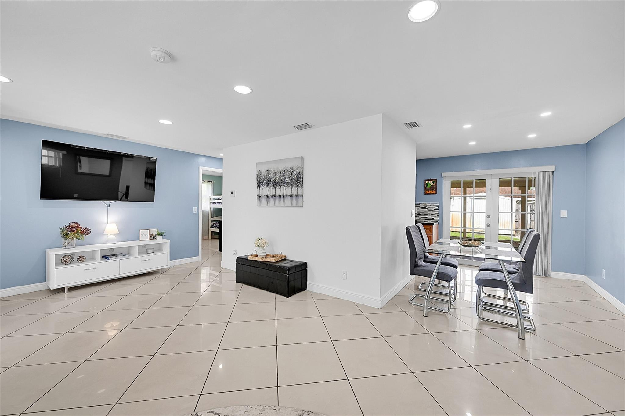 4401 NW 11th Ter
