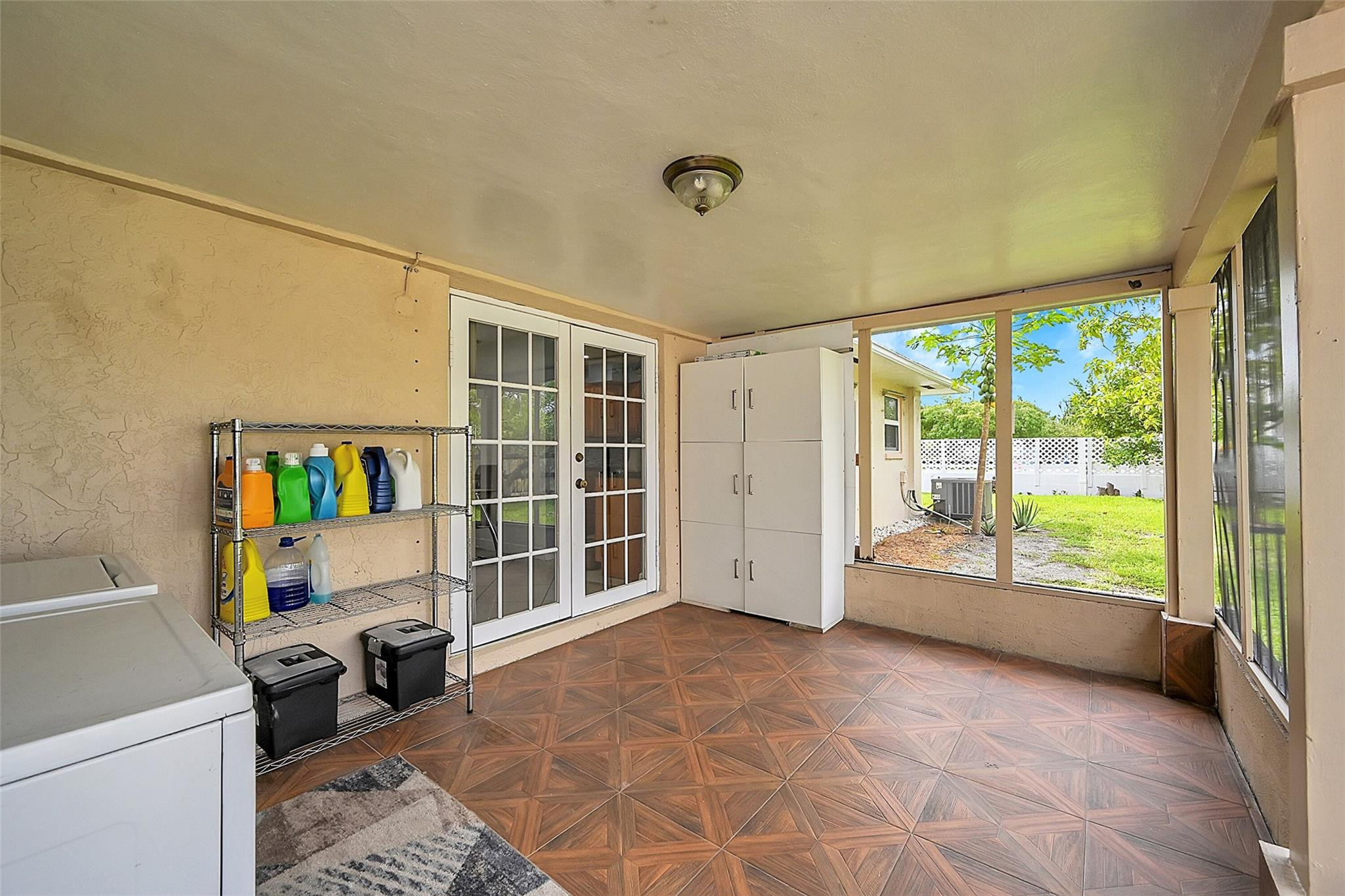 4401 NW 11th Ter