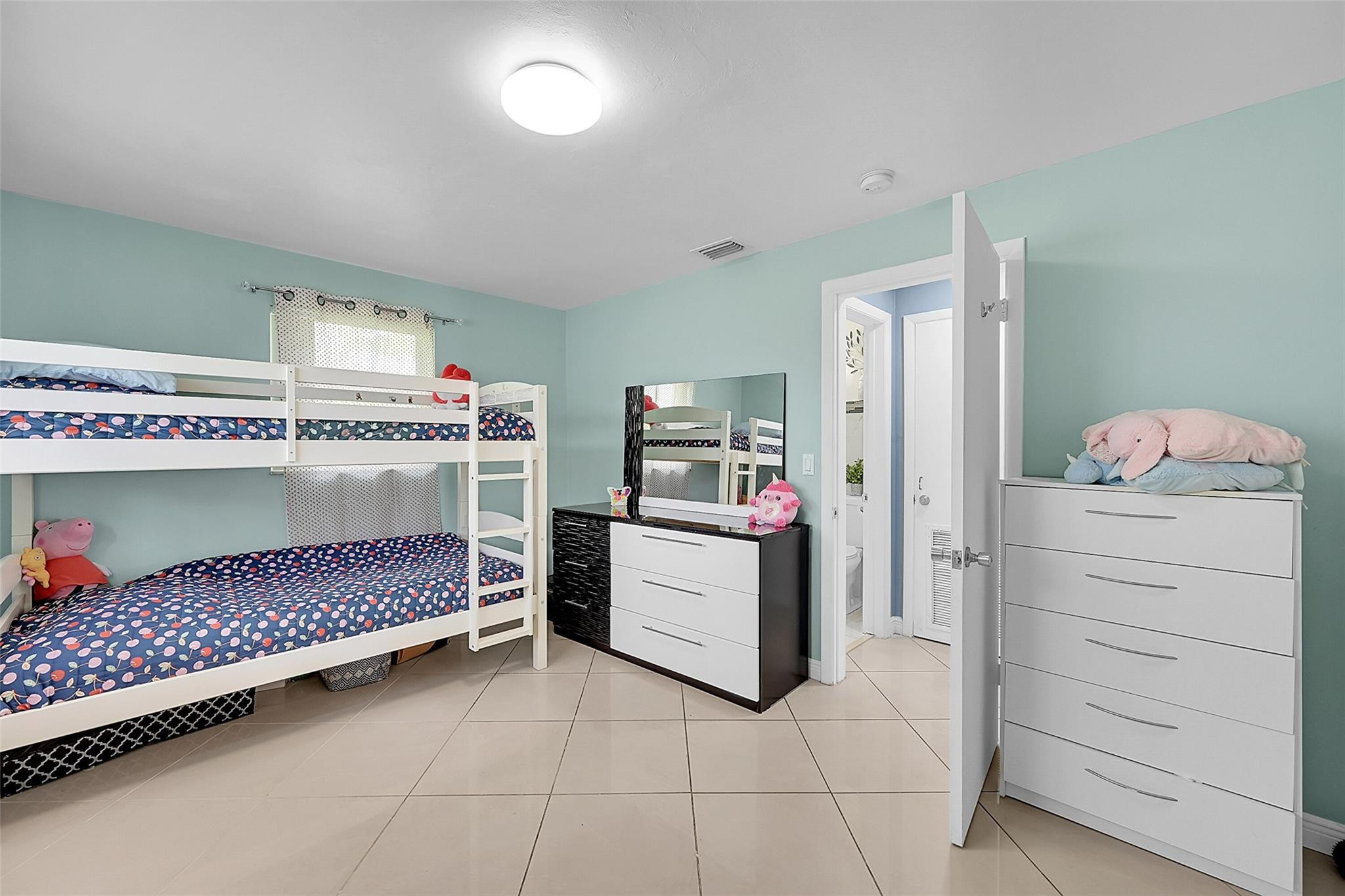4401 NW 11th Ter