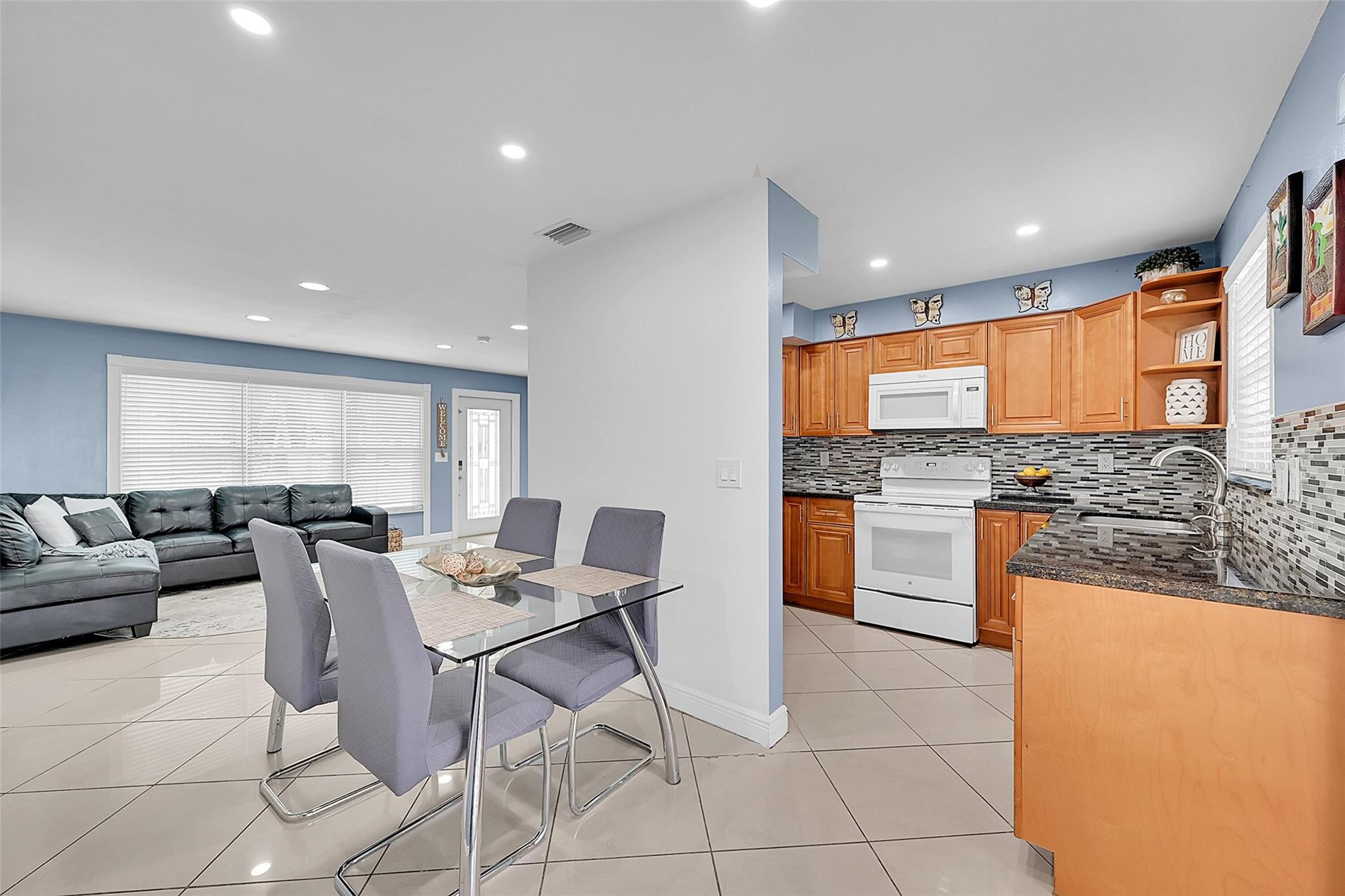 4401 NW 11th Ter