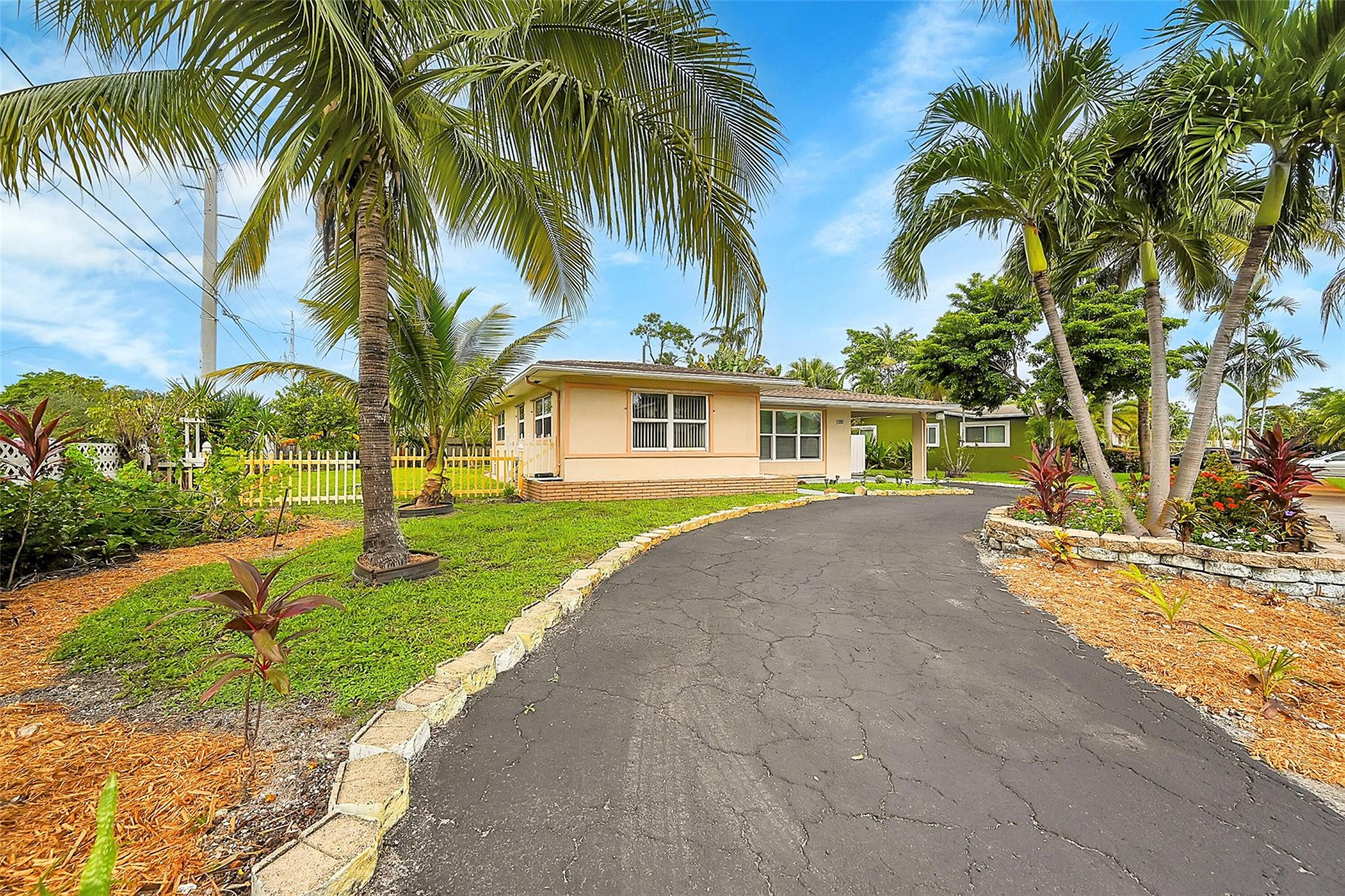 4401 NW 11th Ter