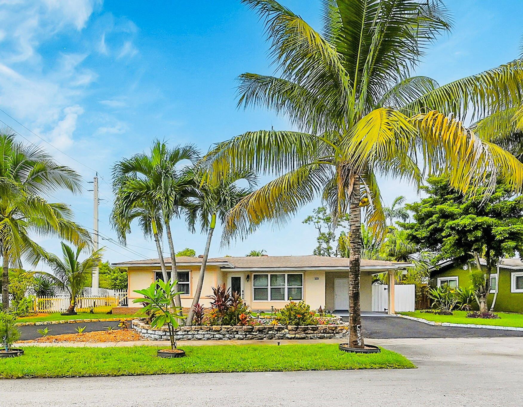 4401 NW 11th Ter