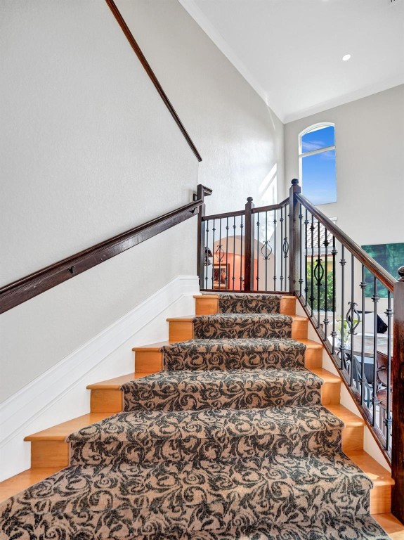 1649 Victoria Pointe Cir