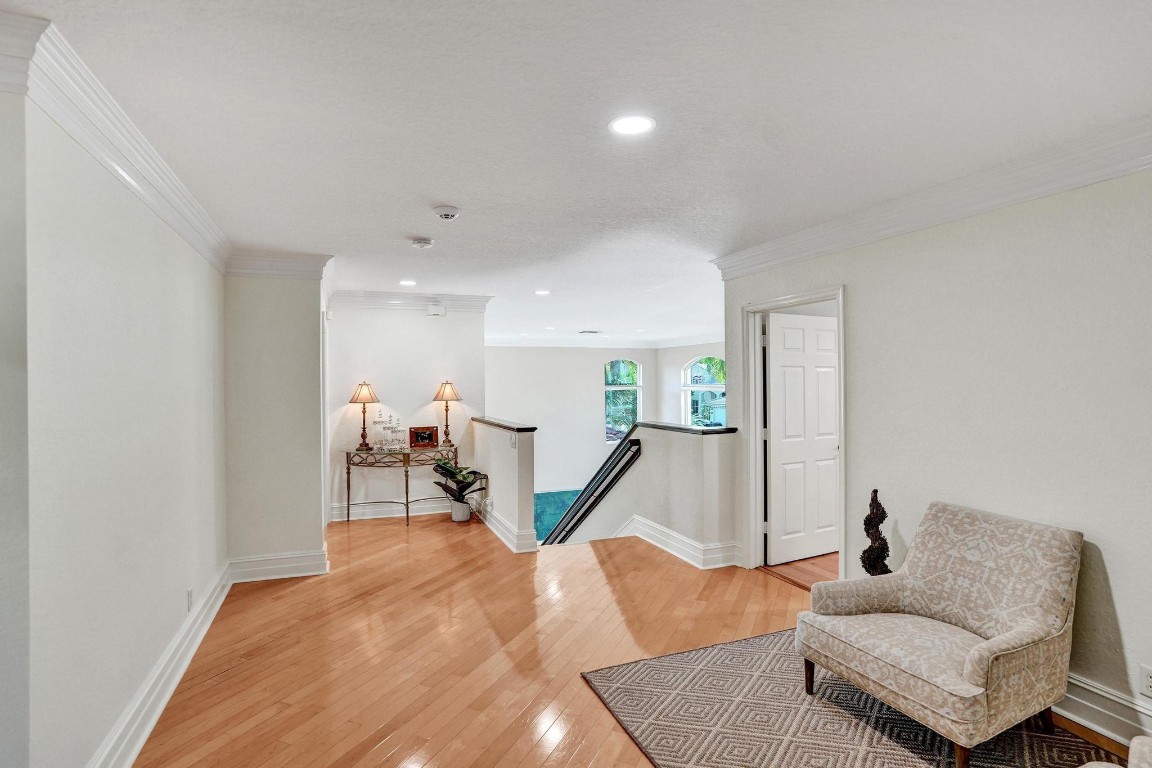 1649 Victoria Pointe Cir