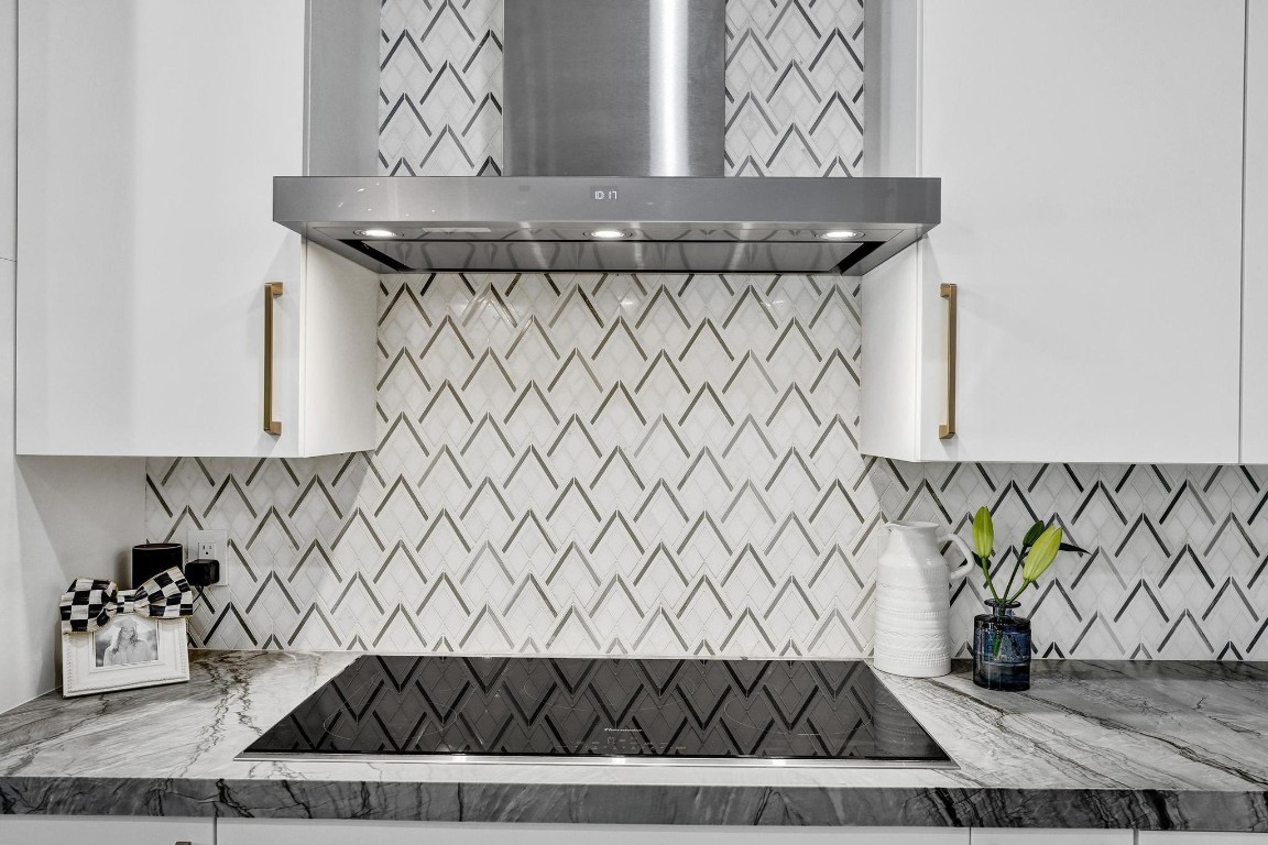 1649 Victoria Pointe Cir