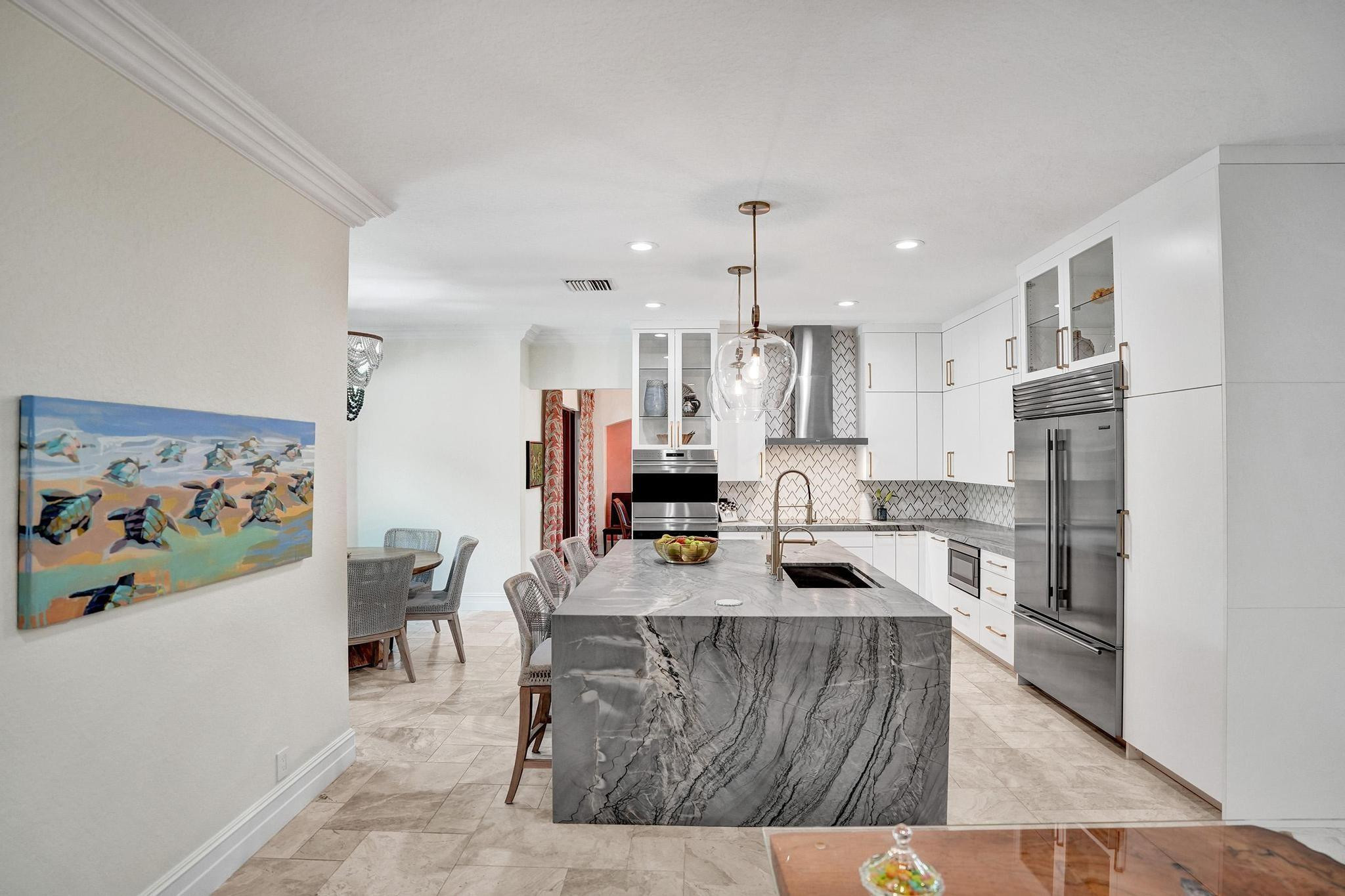 1649 Victoria Pointe Cir