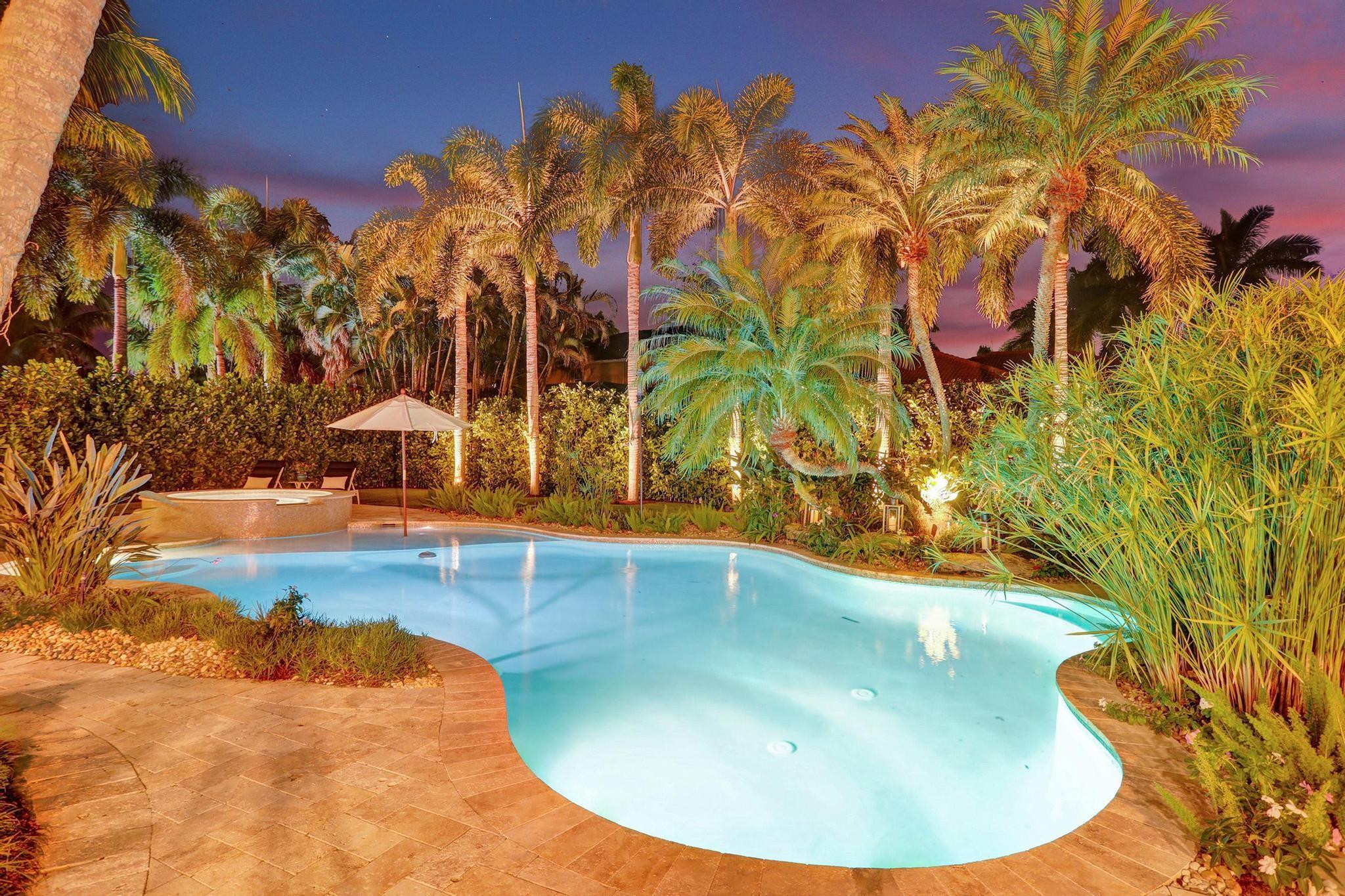 1649 Victoria Pointe Cir