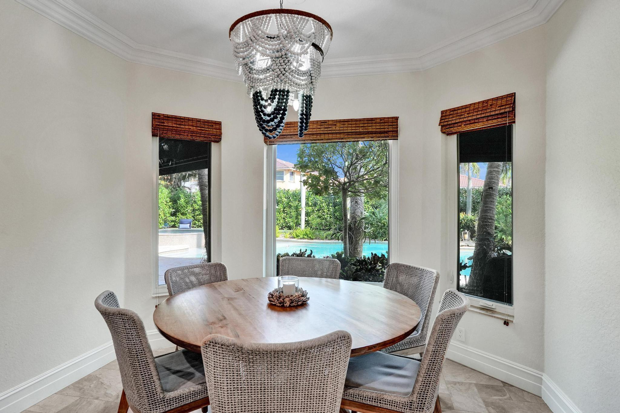 1649 Victoria Pointe Cir