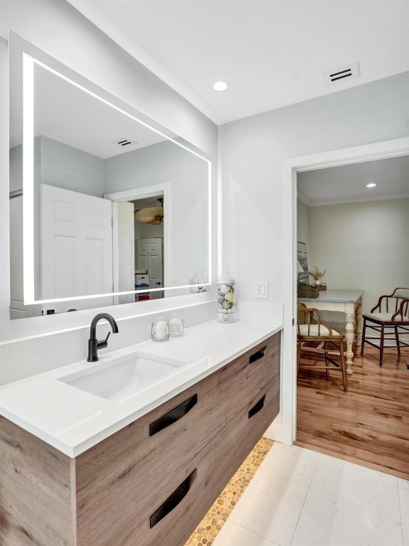 1649 Victoria Pointe Cir