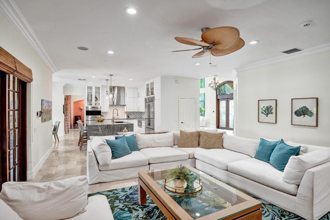 1649 Victoria Pointe Cir