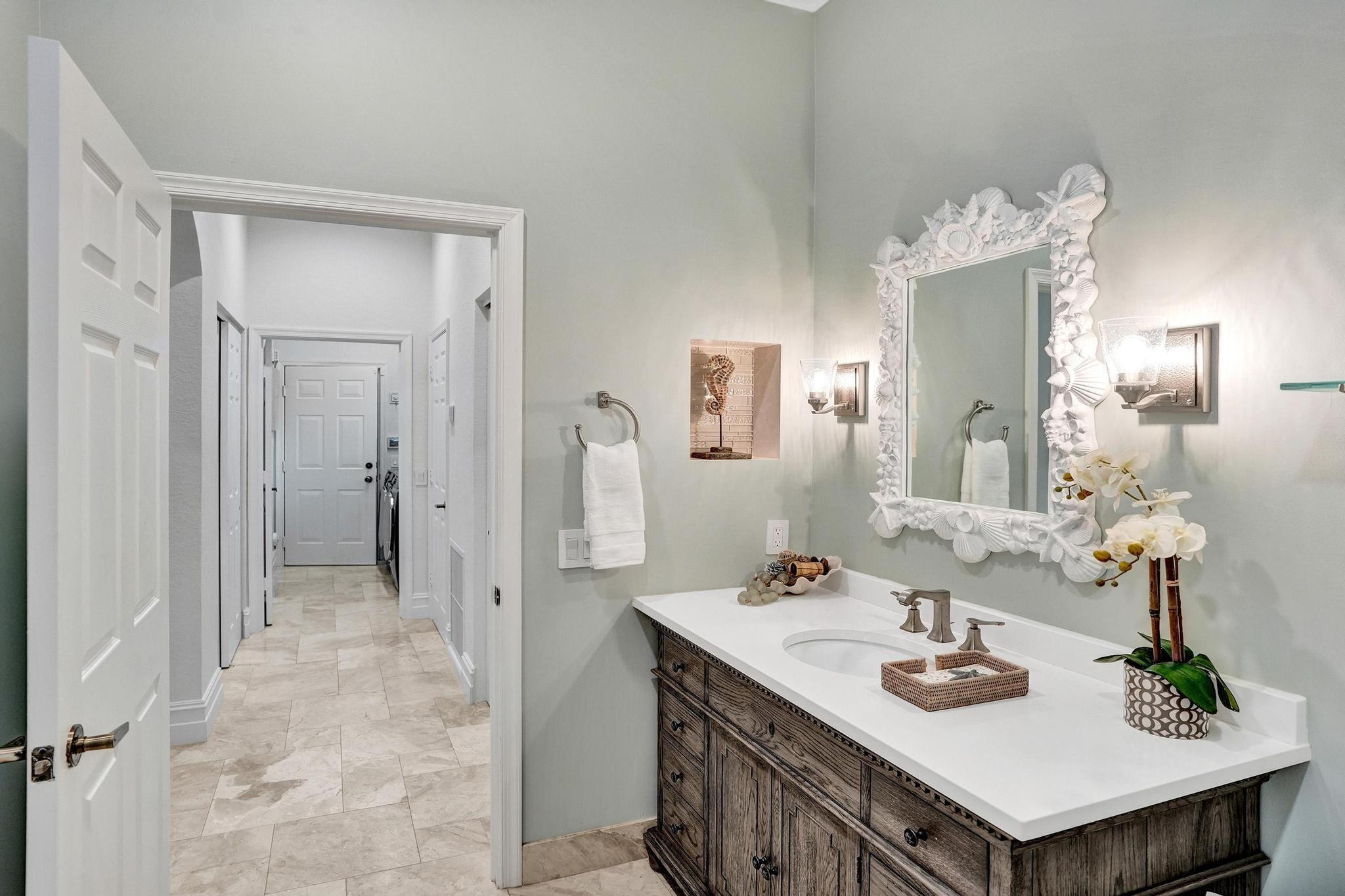 1649 Victoria Pointe Cir