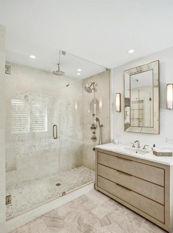 1649 Victoria Pointe Cir