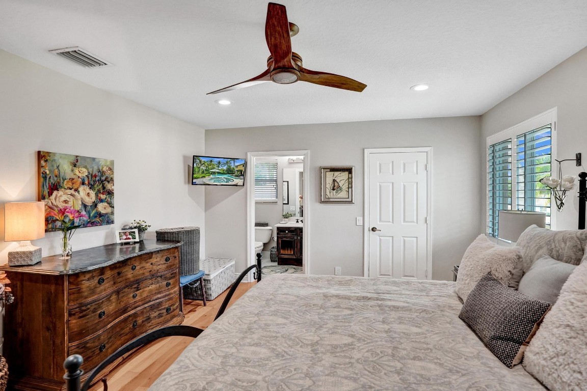 1649 Victoria Pointe Cir