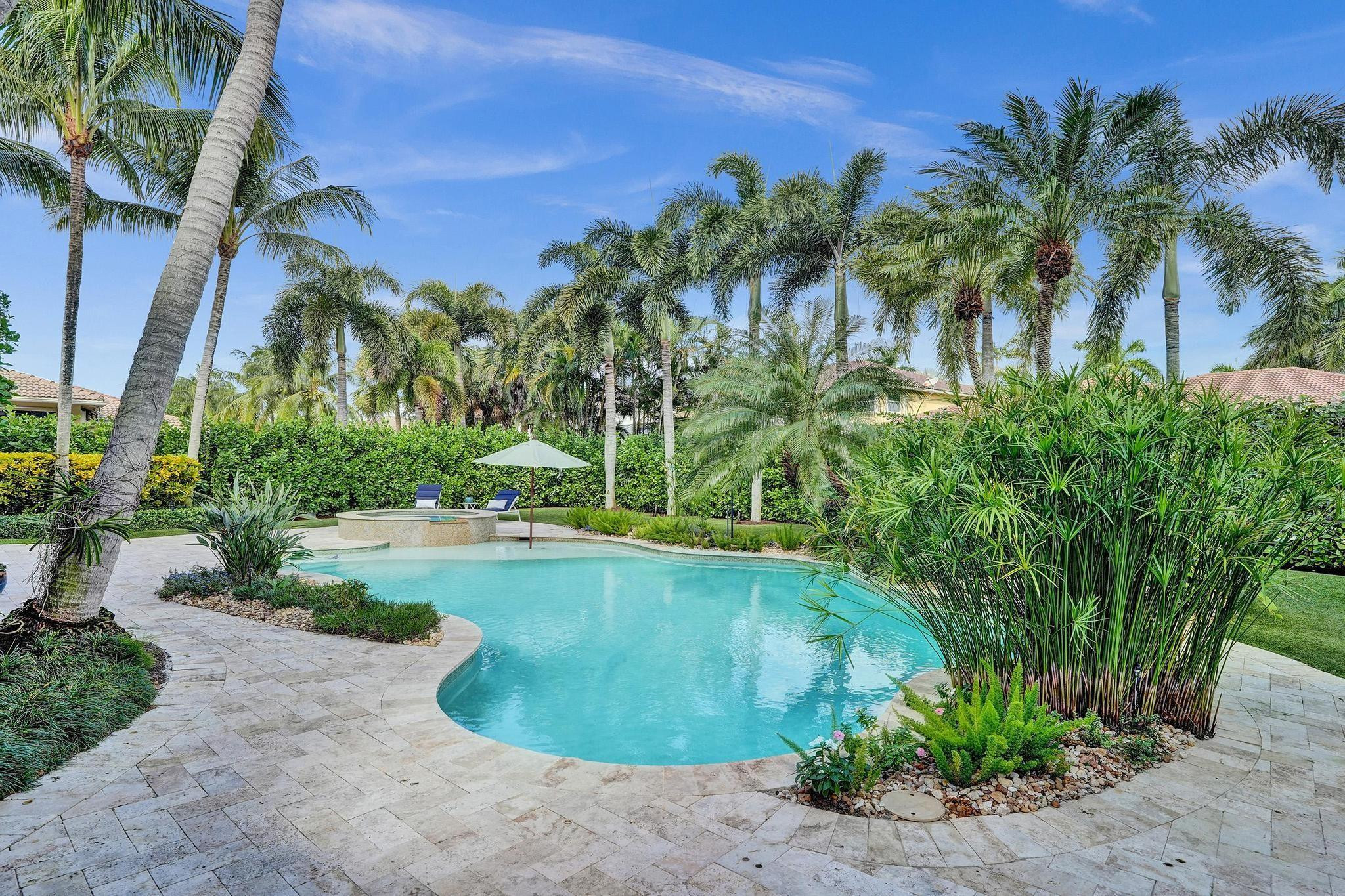 1649 Victoria Pointe Cir