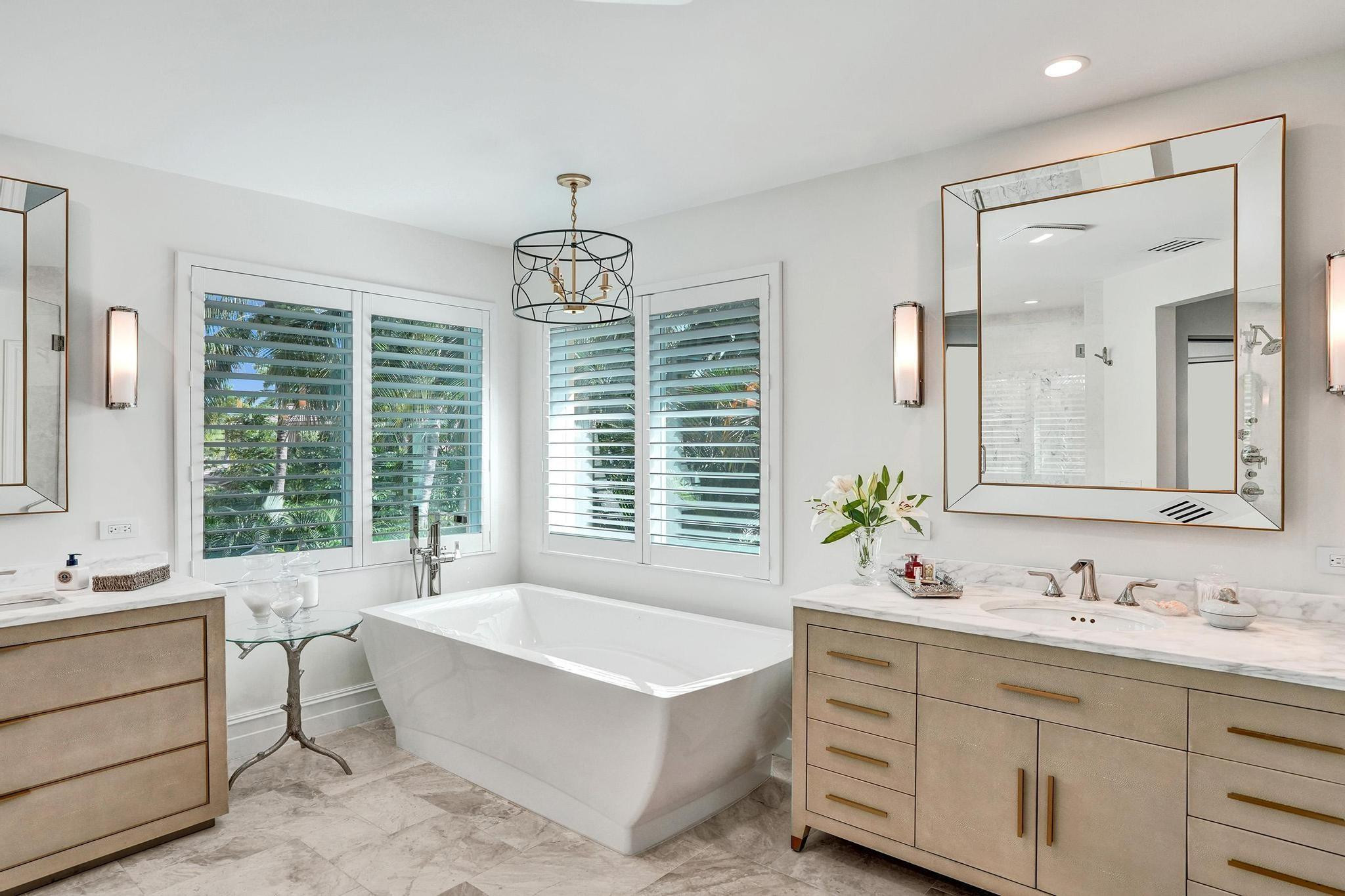 1649 Victoria Pointe Cir