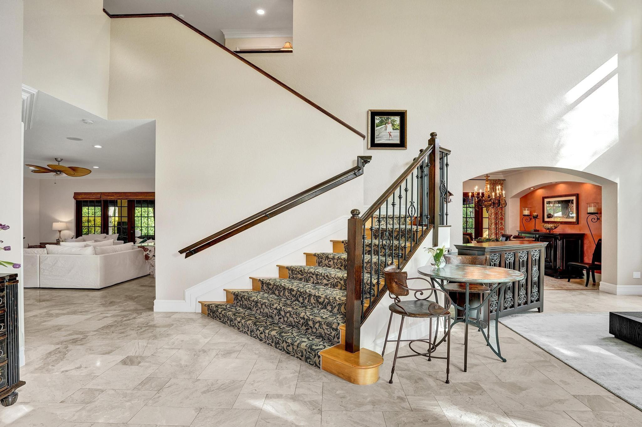 1649 Victoria Pointe Cir