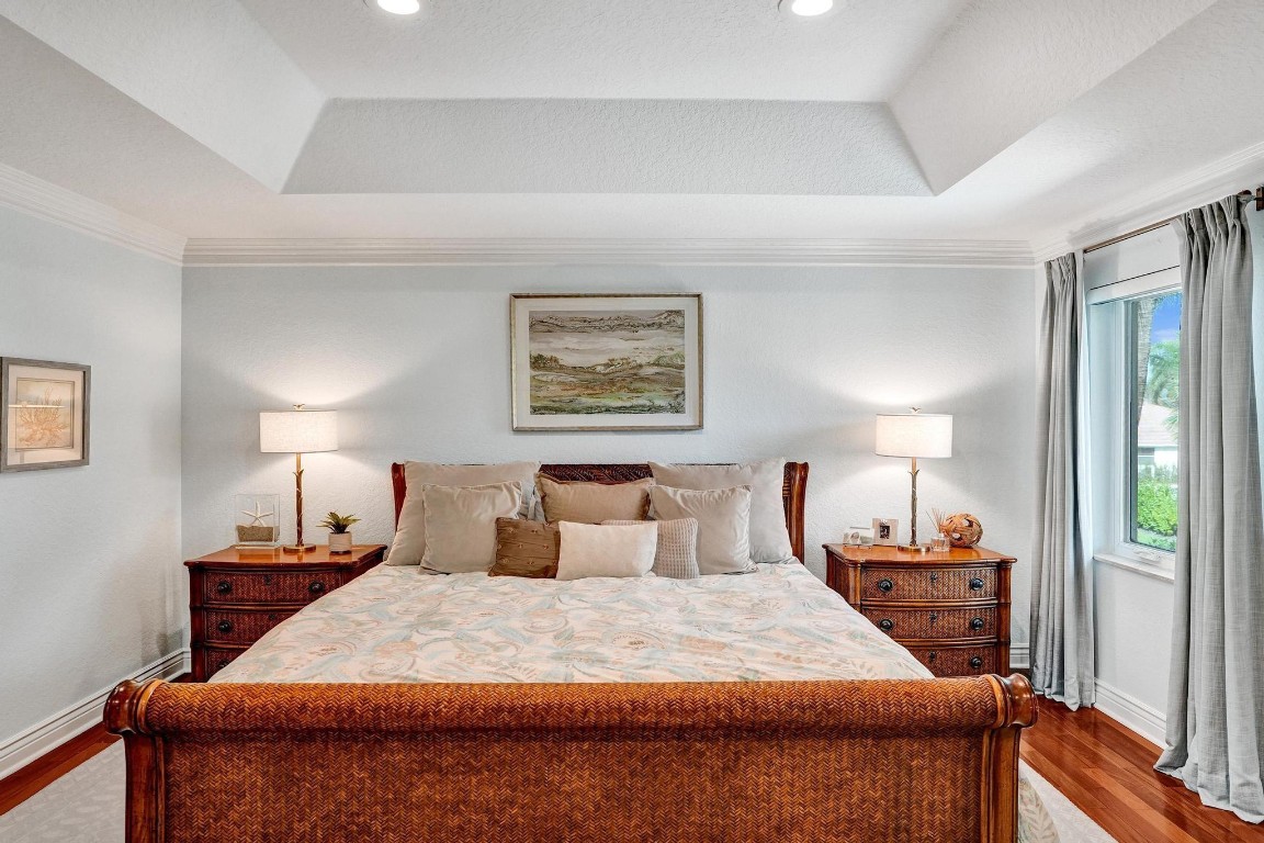 1649 Victoria Pointe Cir