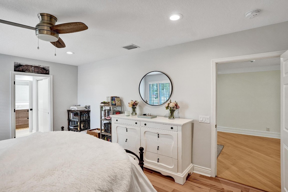 1649 Victoria Pointe Cir