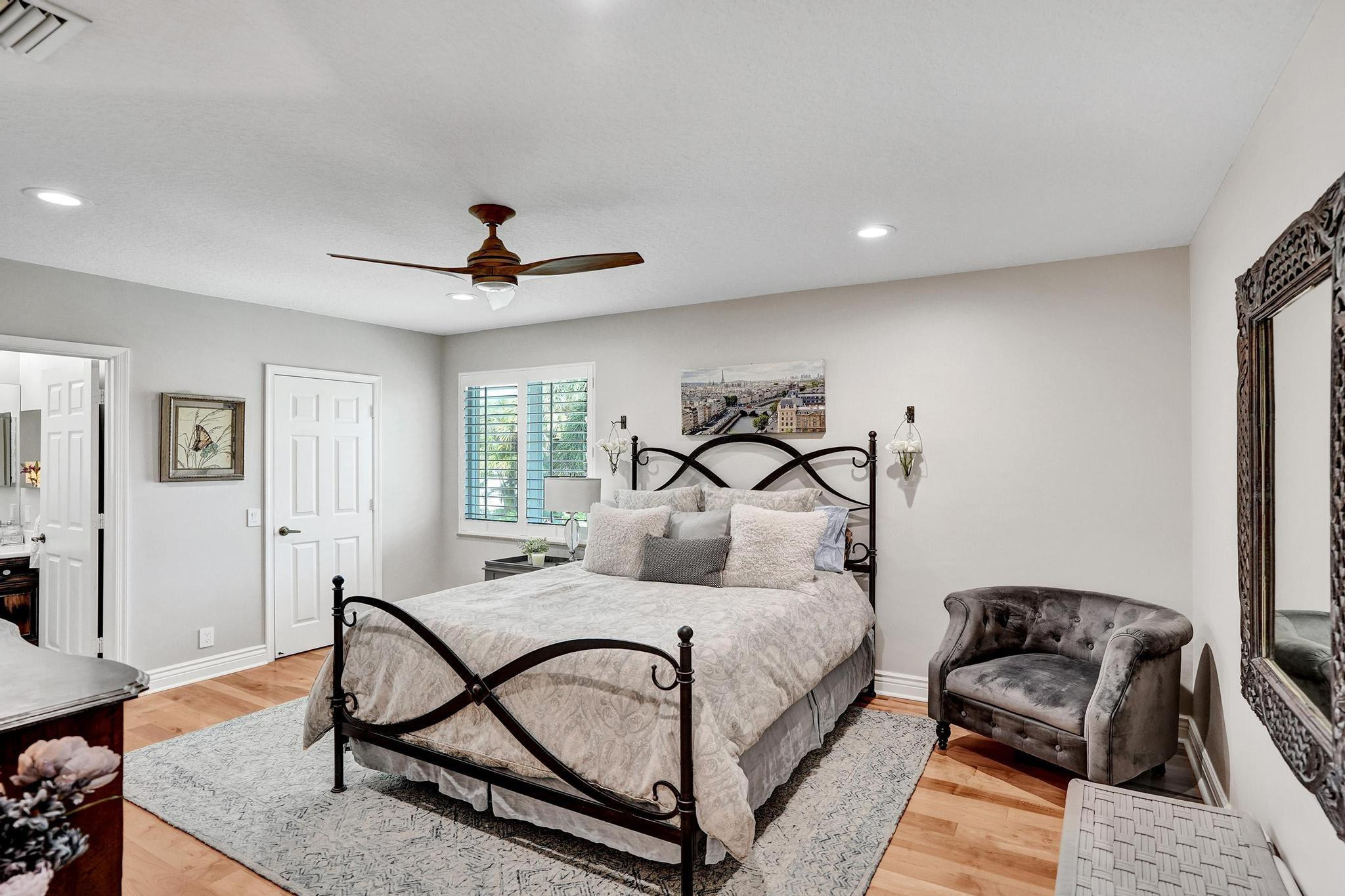 1649 Victoria Pointe Cir