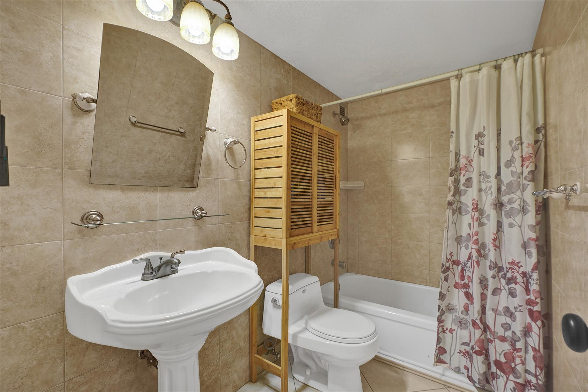 1865 NE 79th Street Cswy 16B