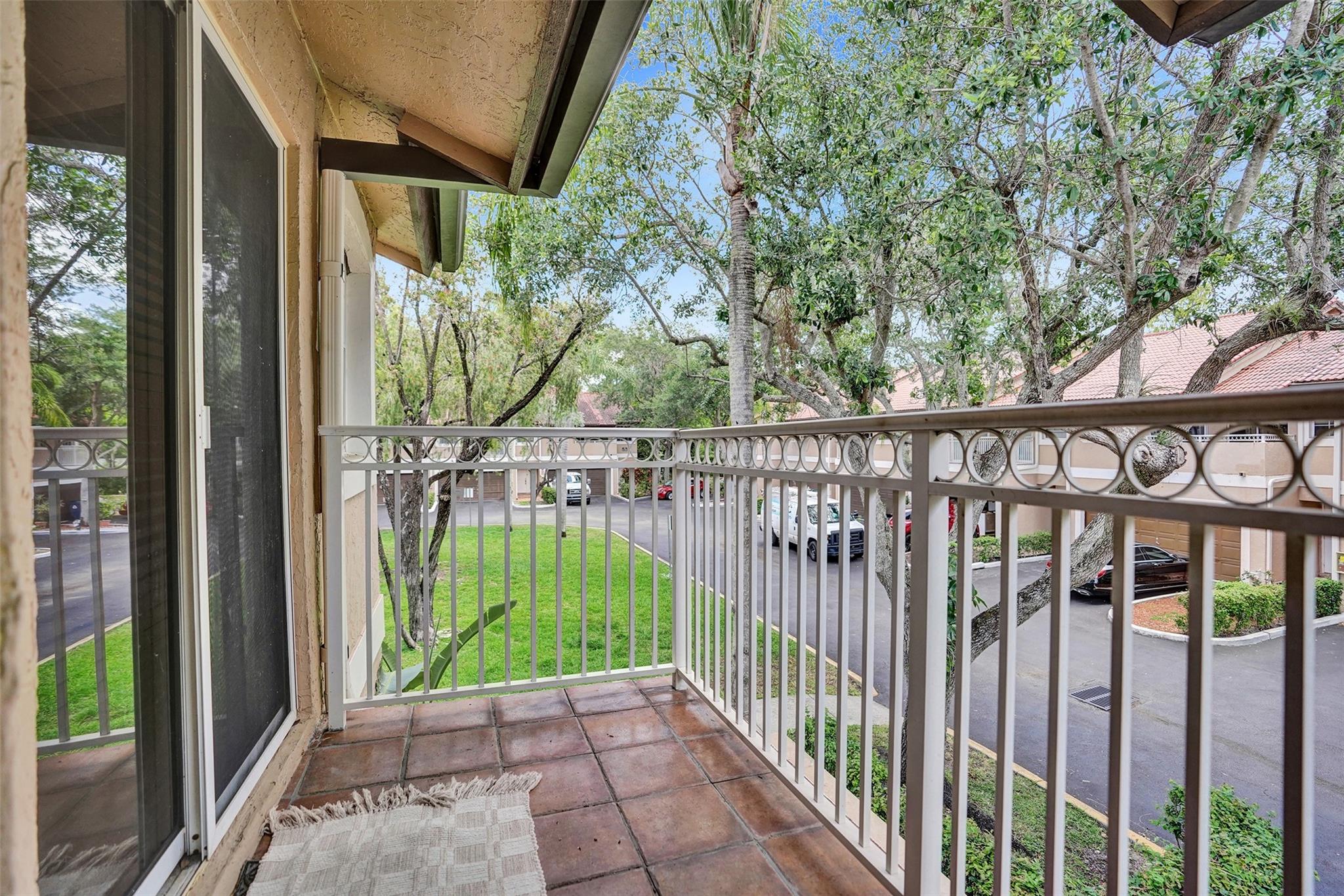 4985  Riverside Dr 506