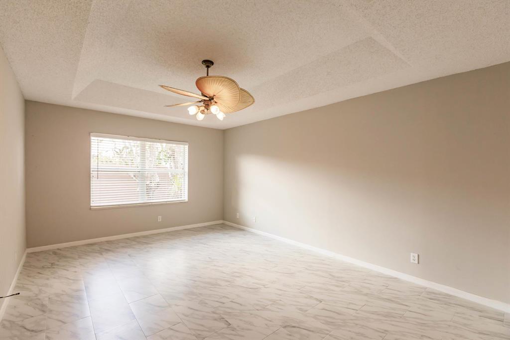 5215 Grande Palm Circle