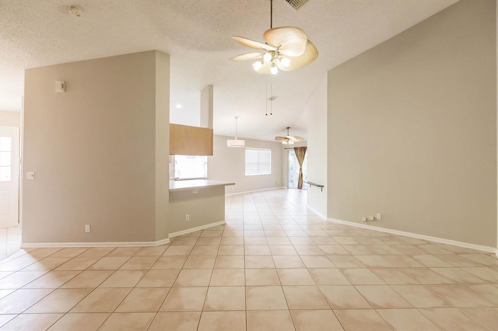 5215 Grande Palm Circle