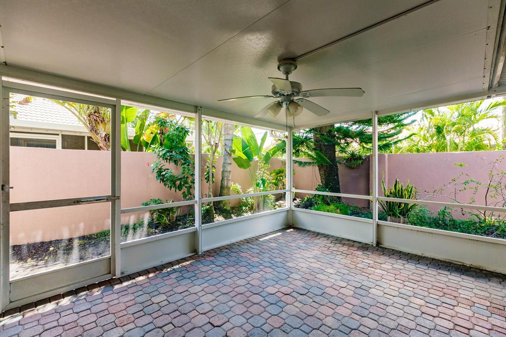 5215 Grande Palm Circle