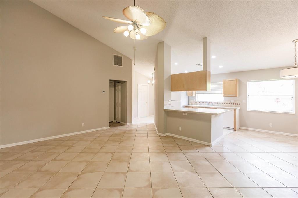 5215 Grande Palm Circle