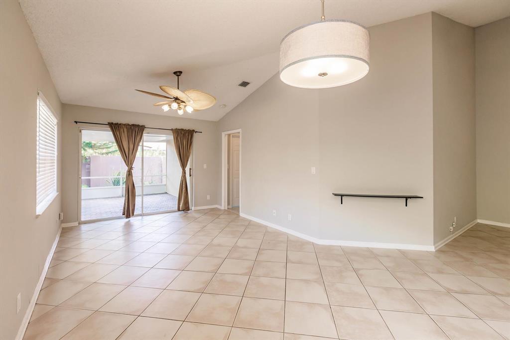 5215 Grande Palm Circle
