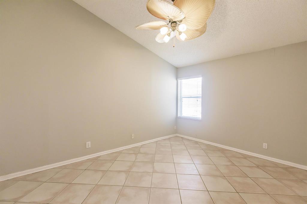 5215 Grande Palm Circle