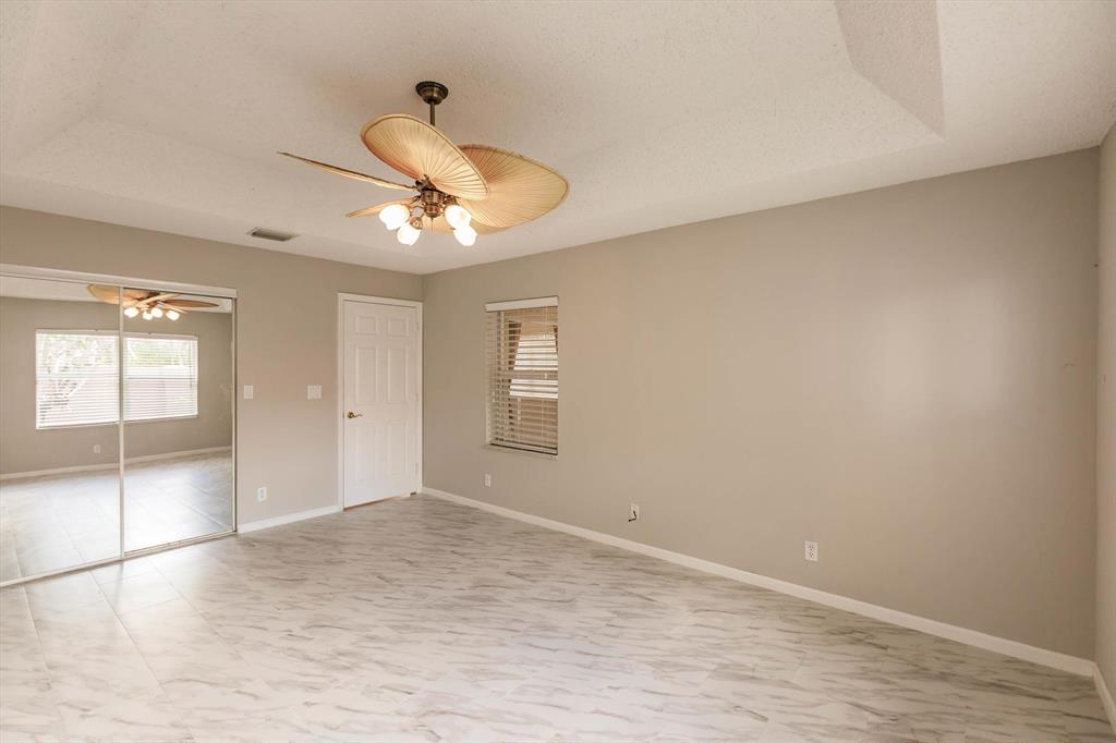 5215 Grande Palm Circle