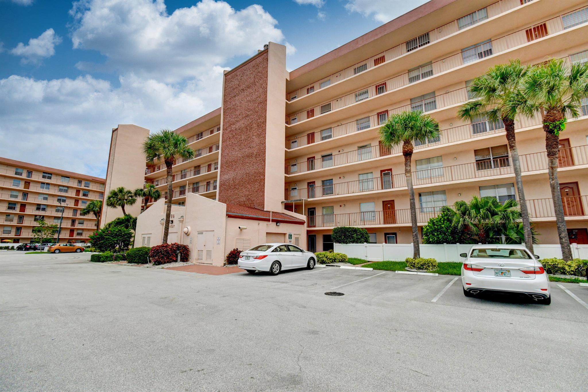 14527 Bonaire Boulevard 105