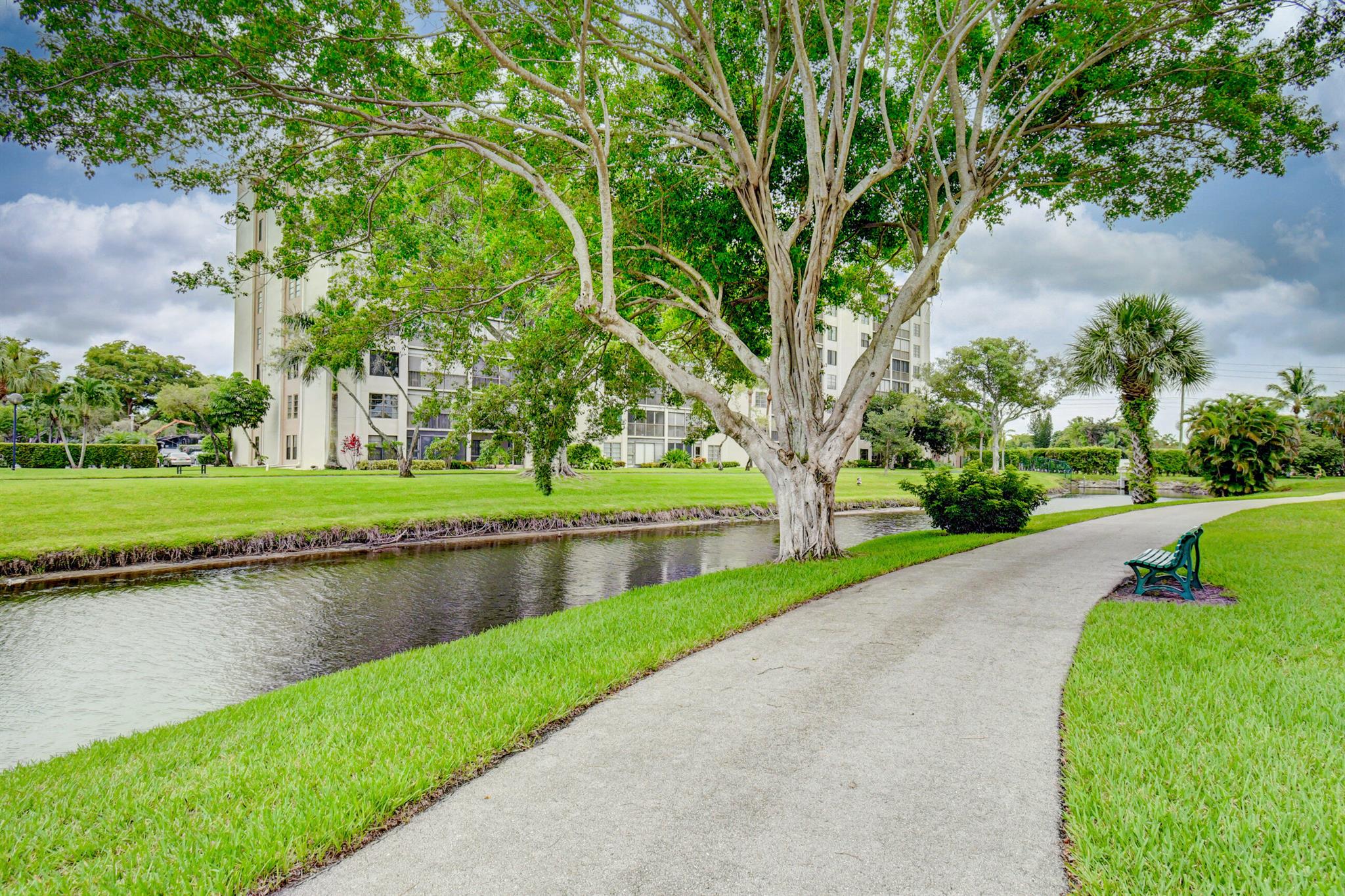 14527 Bonaire Boulevard 105