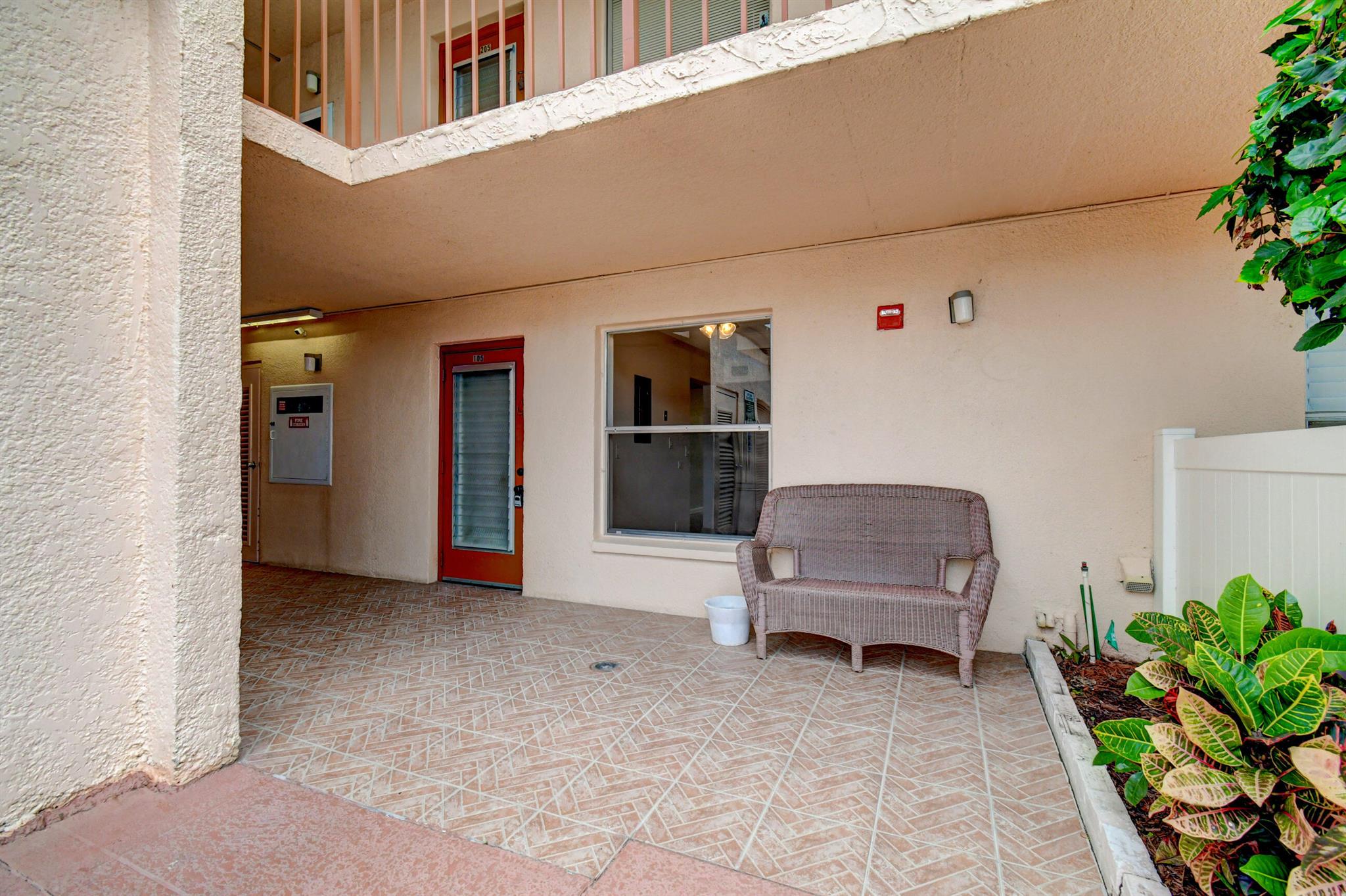 14527 Bonaire Boulevard 105