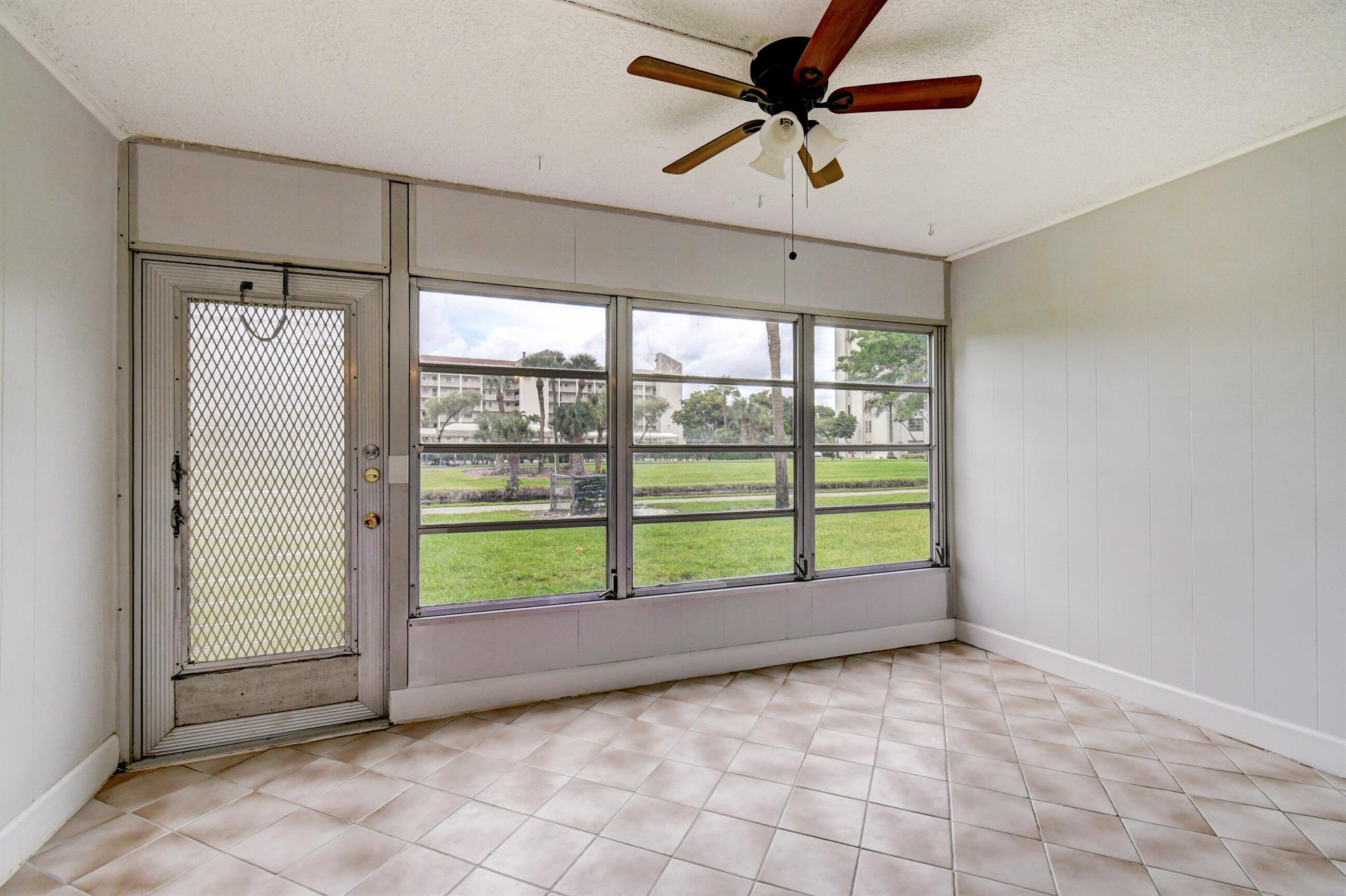 14527 Bonaire Boulevard 105
