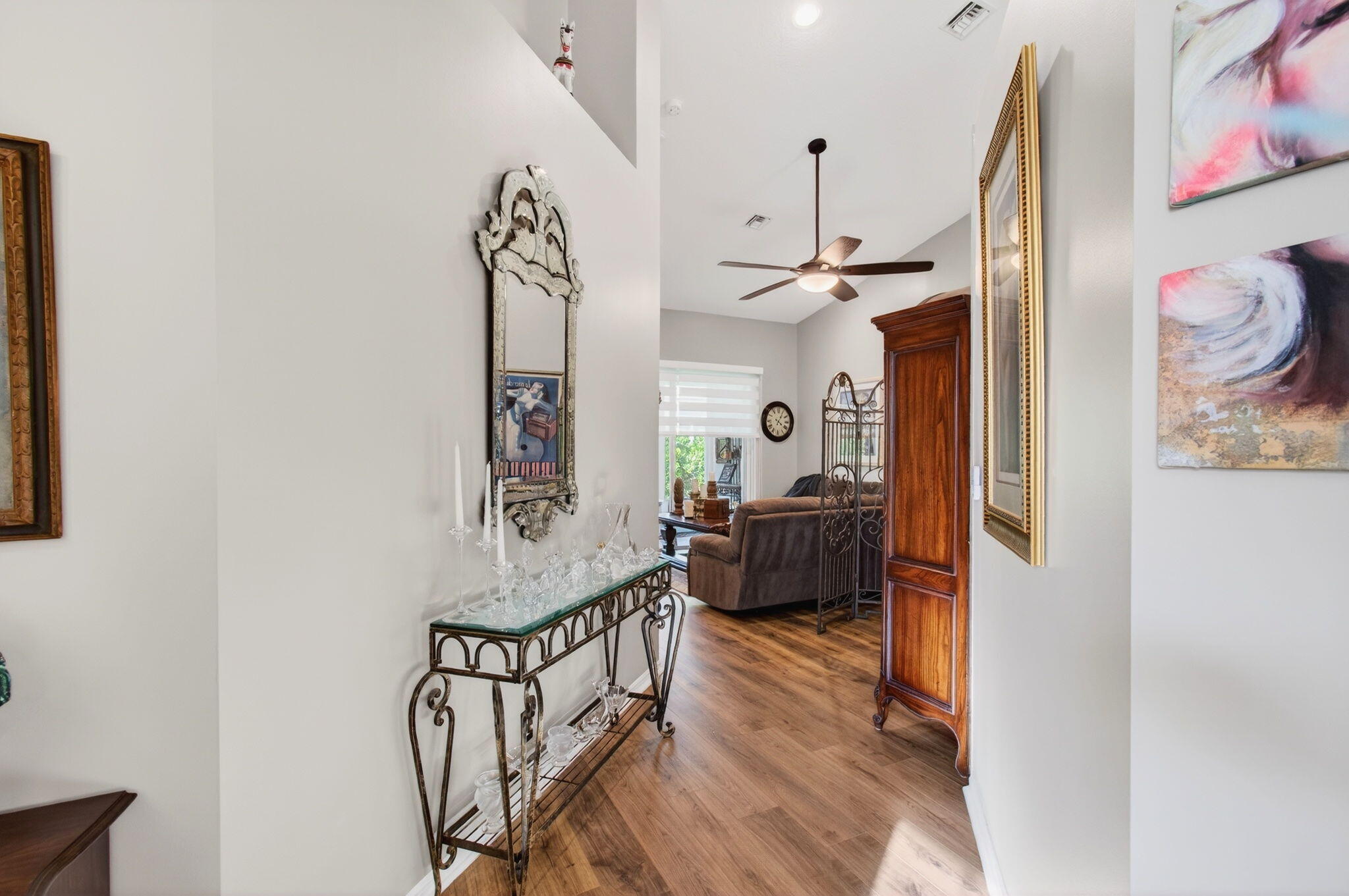 6253 Heliconia Road