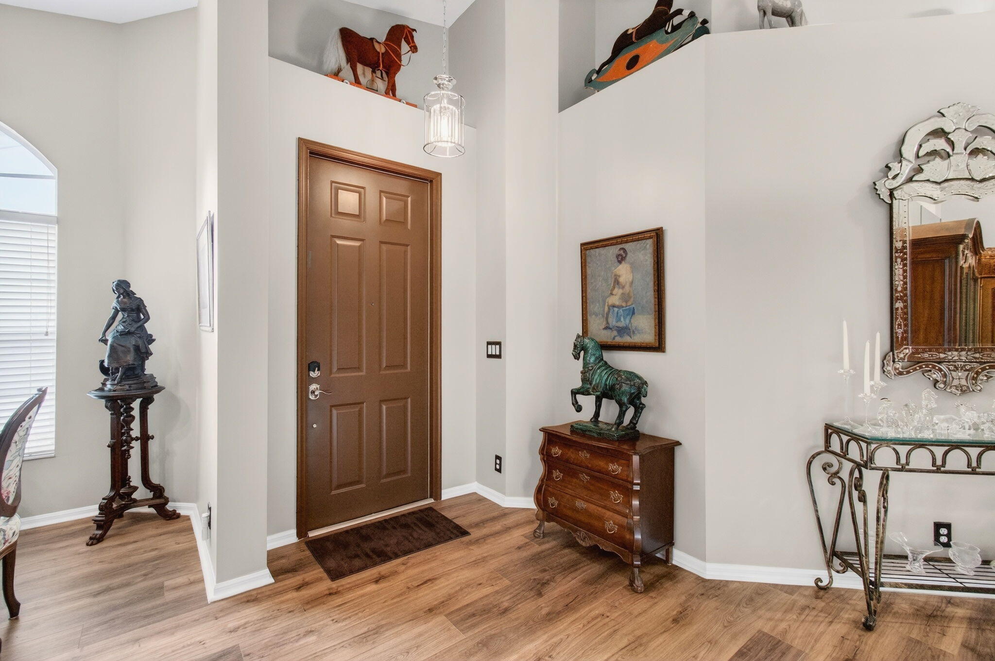 6253 Heliconia Road