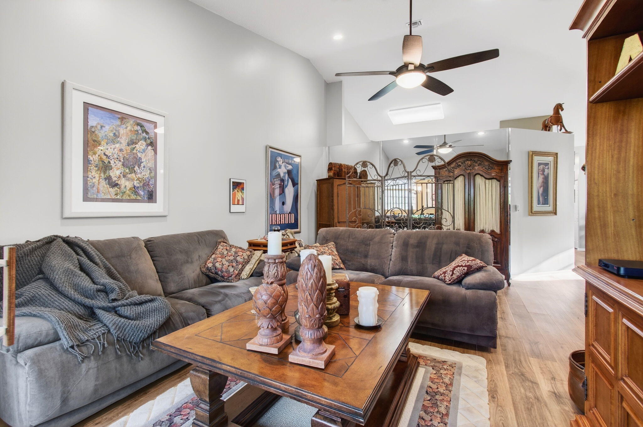 6253 Heliconia Road