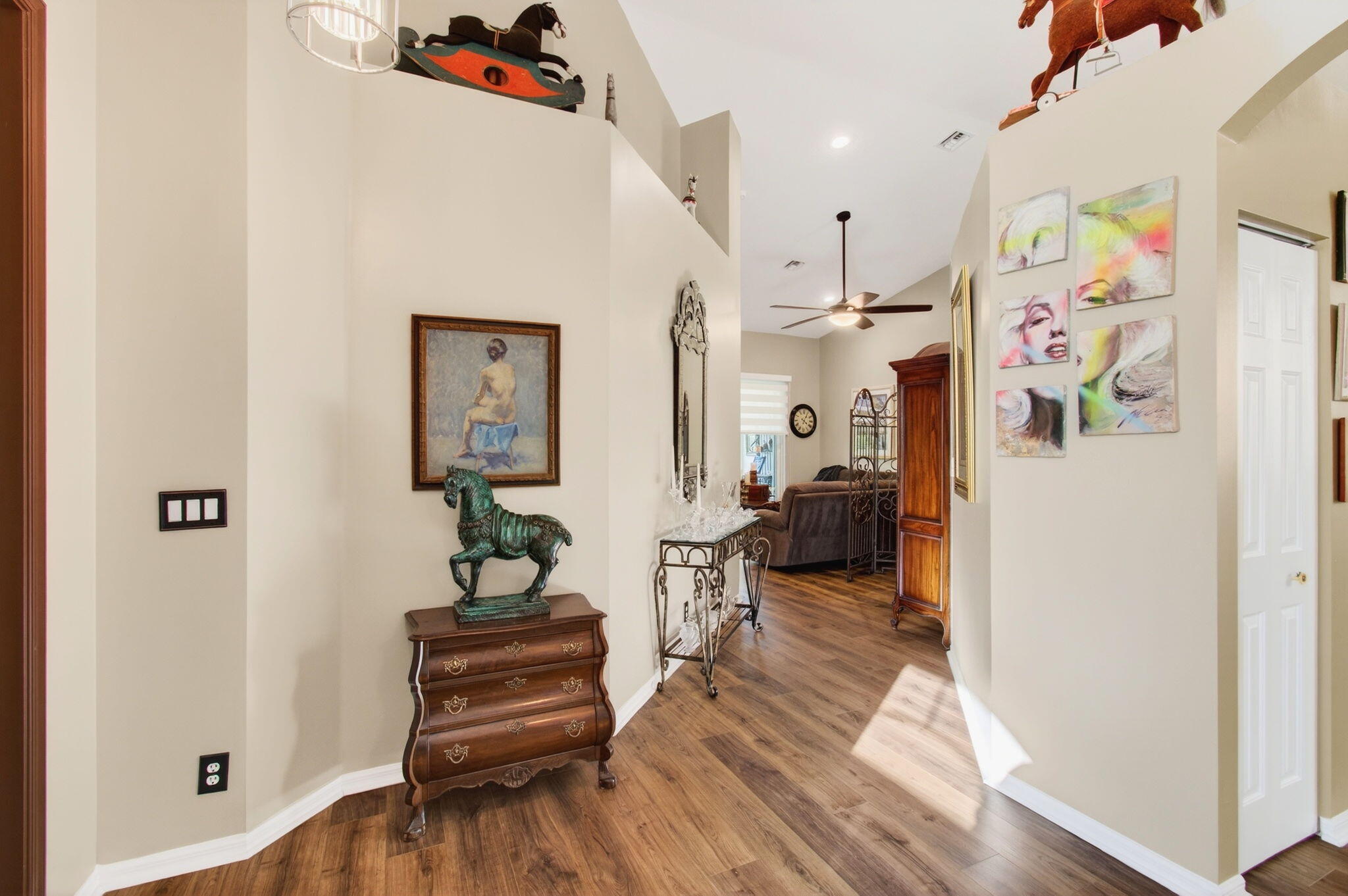 6253 Heliconia Road