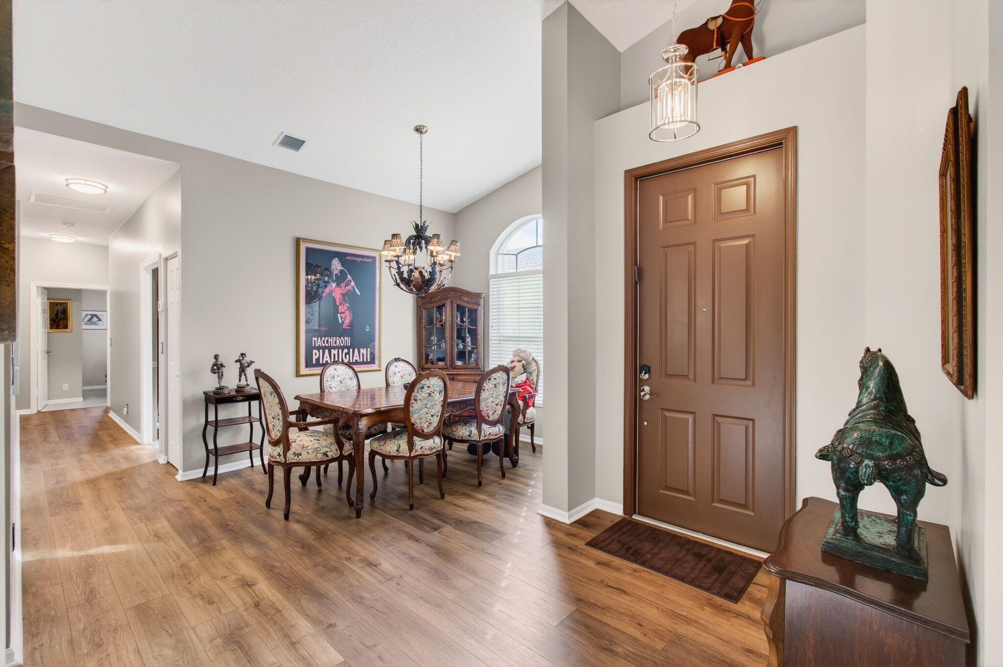 6253 Heliconia Road