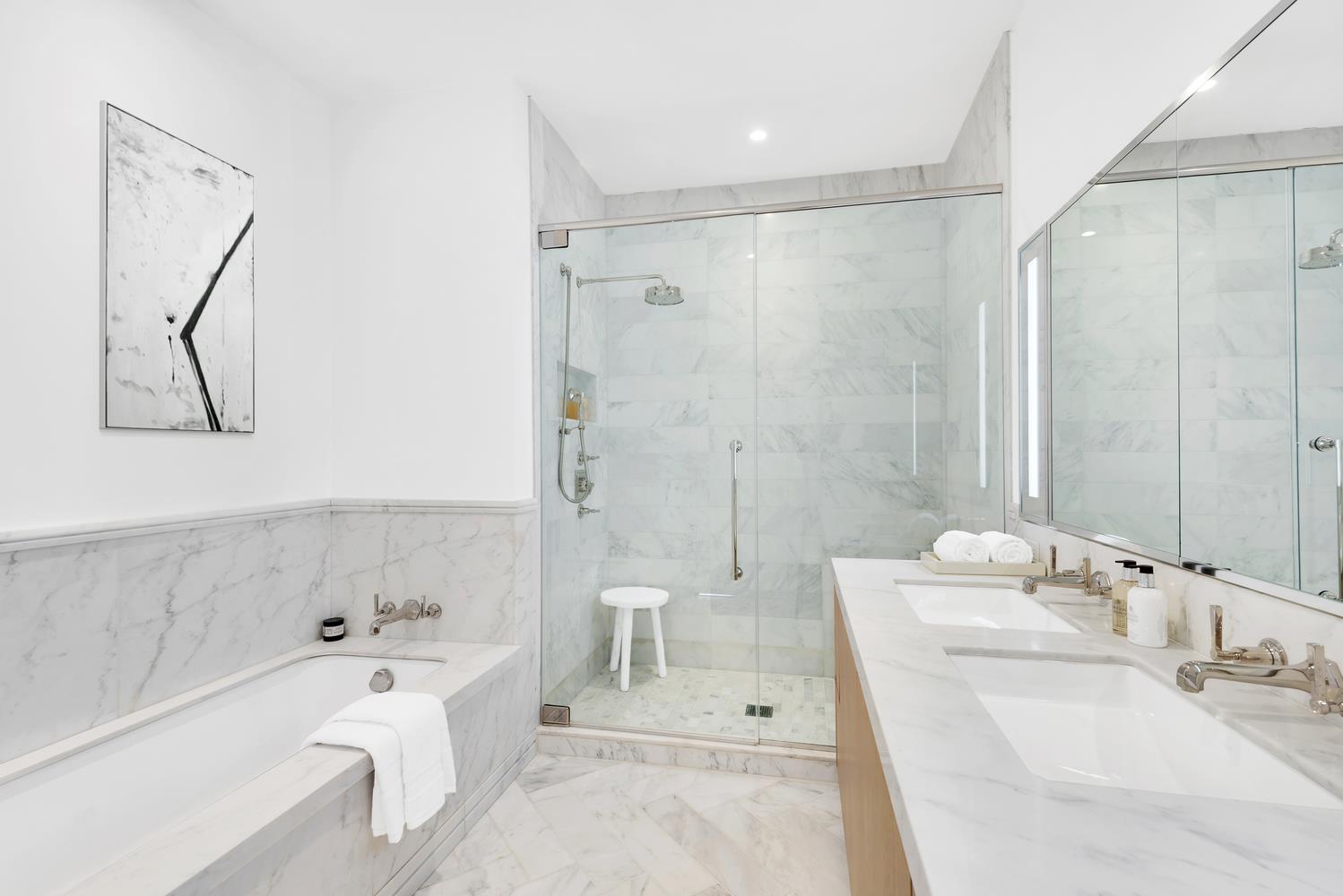 215 E 19TH Street 2E
