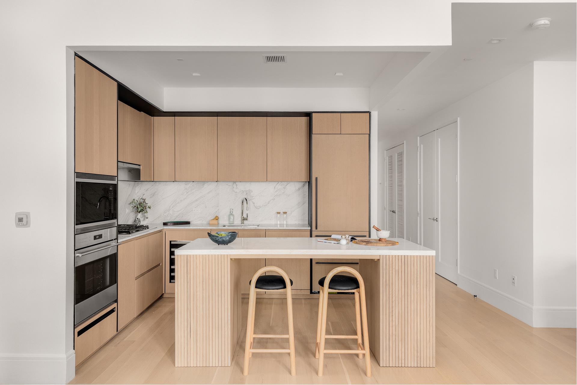 215 E 19TH Street 6F