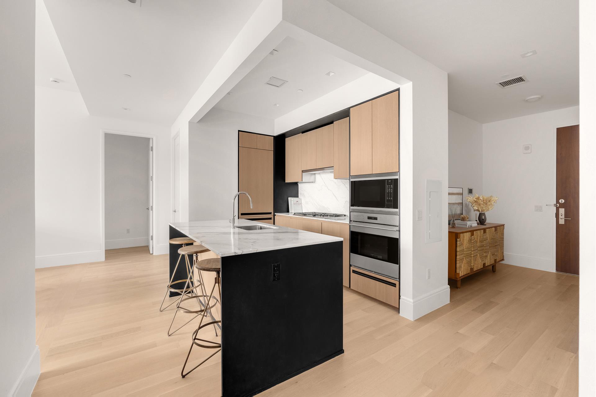 215 E 19TH Street 7H