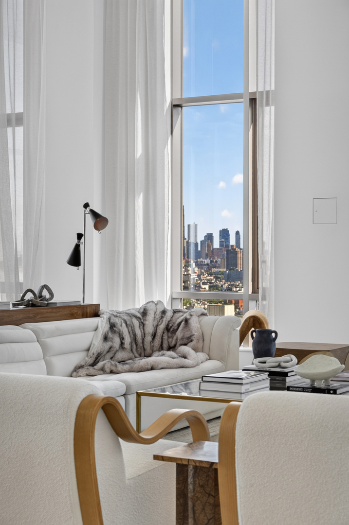 215 E 19TH Street 17D