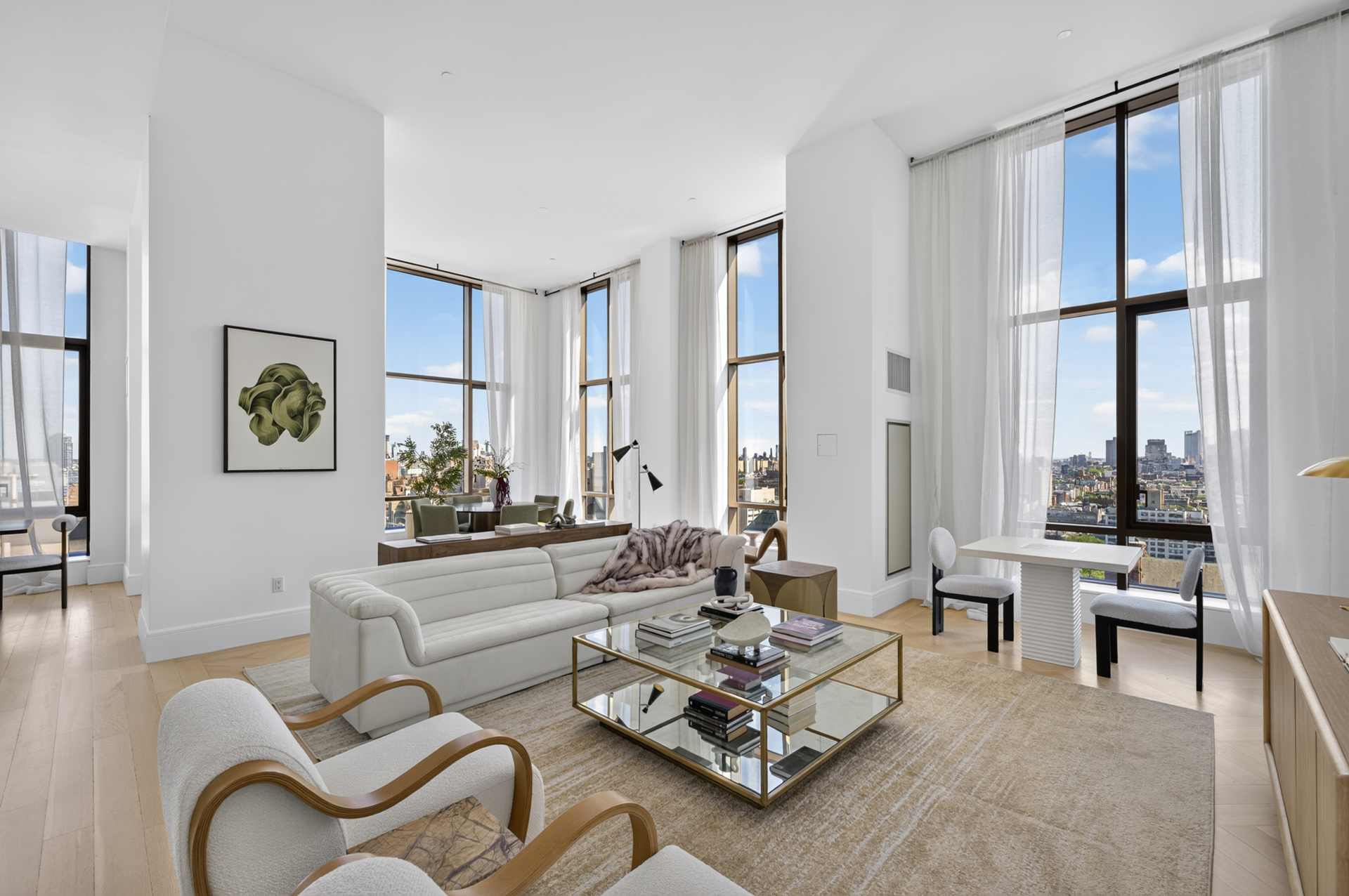 215 E 19TH Street 17D